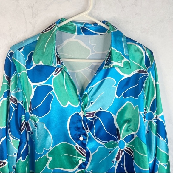 [Shein] Allover Floral Print Satin Button Down - Picture 2 of 3